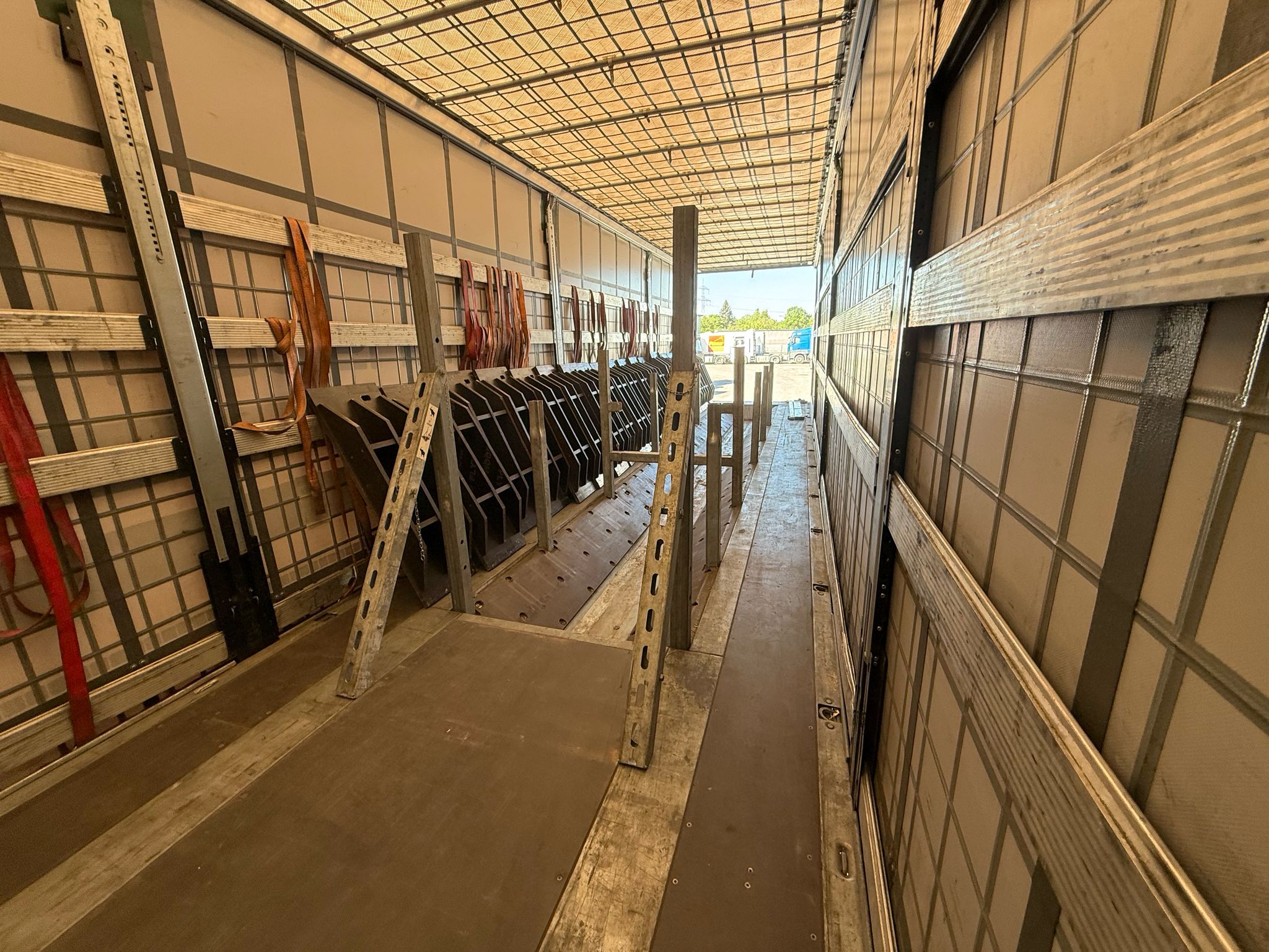 WhatsApp_Image_2025-04-30_at_13.07.08__2_