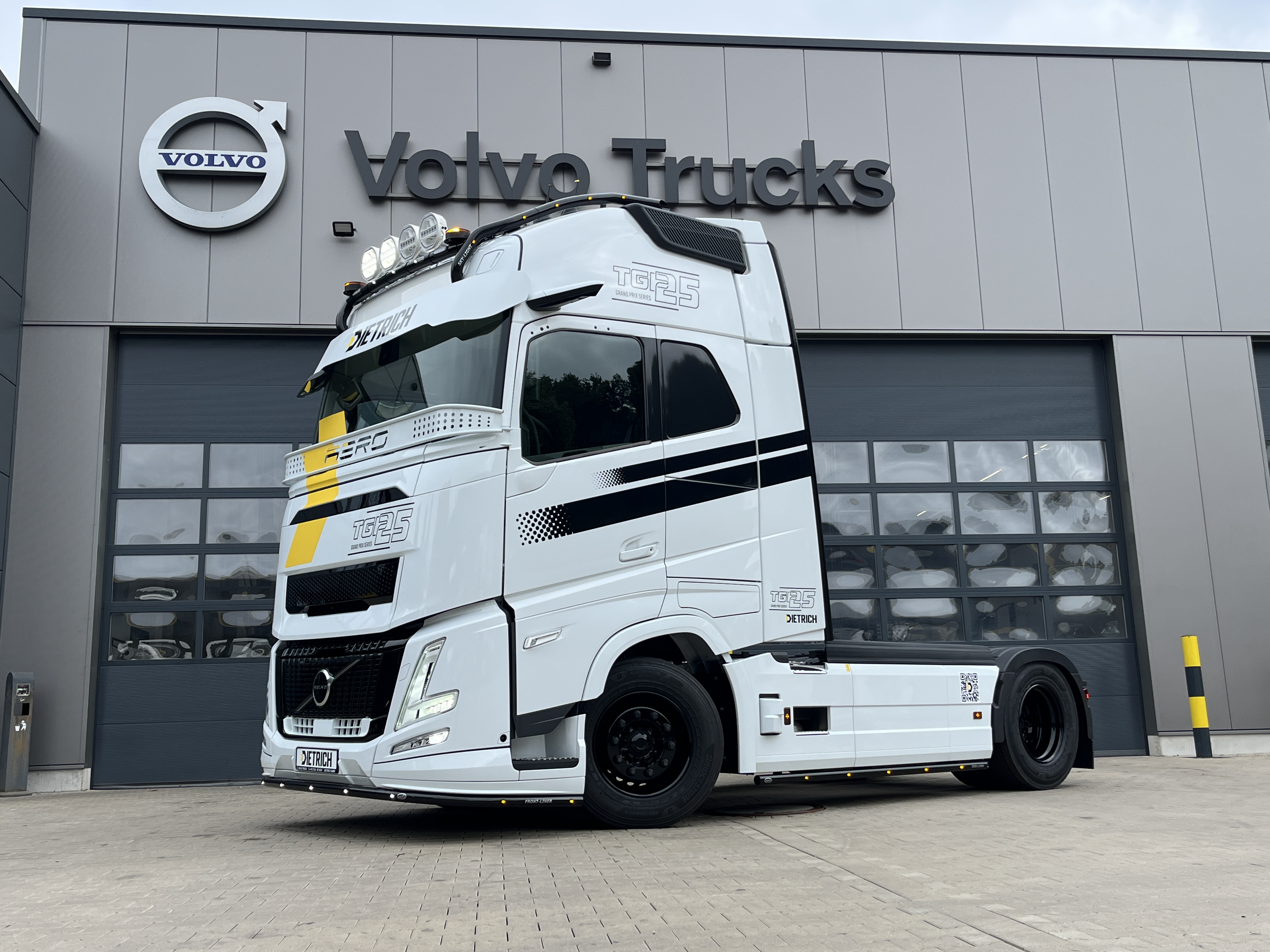 Volvo FH500 TurboCompound 4x2 AERO GLOBE XL *TGP 2025*