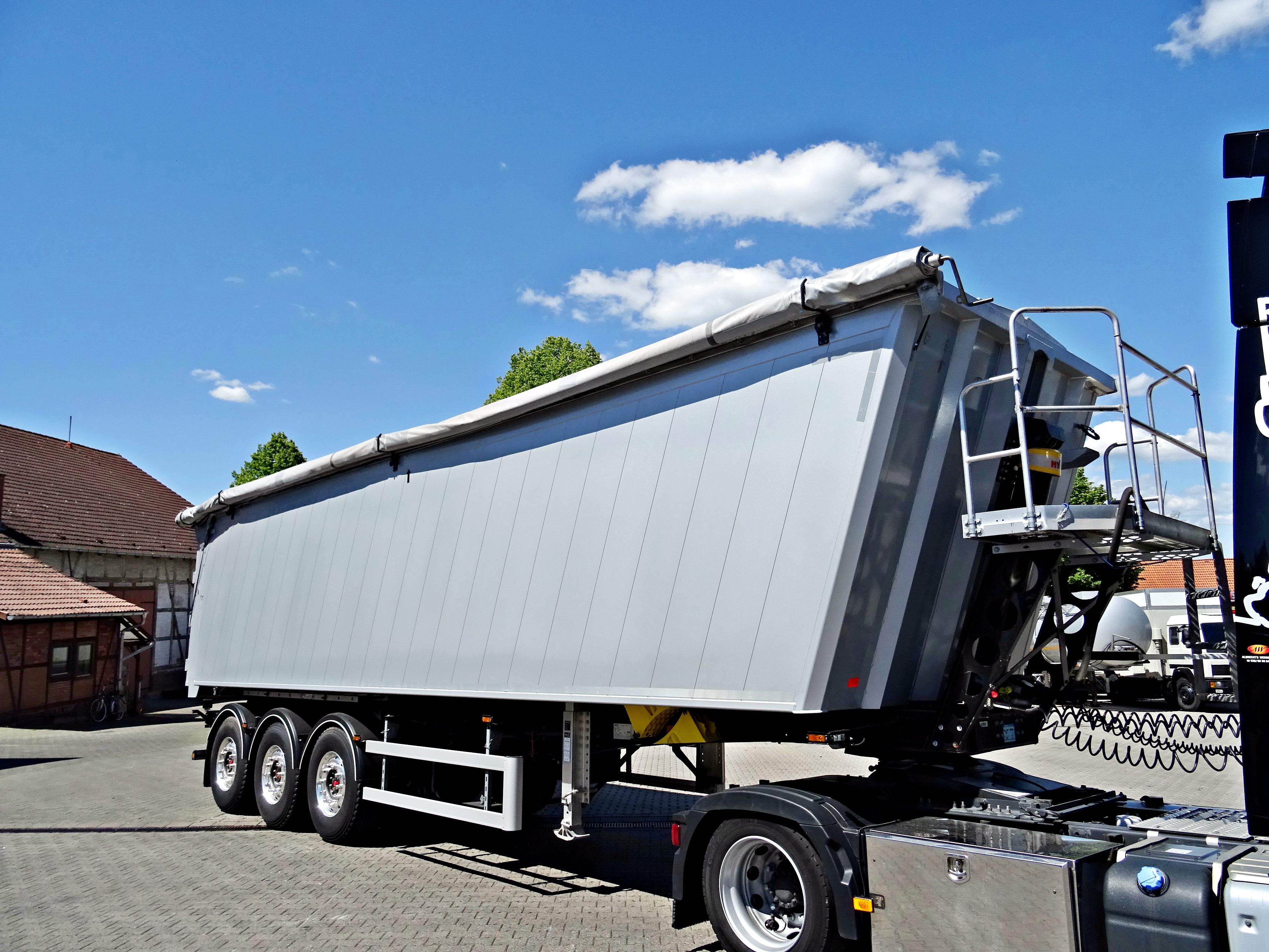 Langendorf 52m³ / Lg 5940 Kg / Vermietung