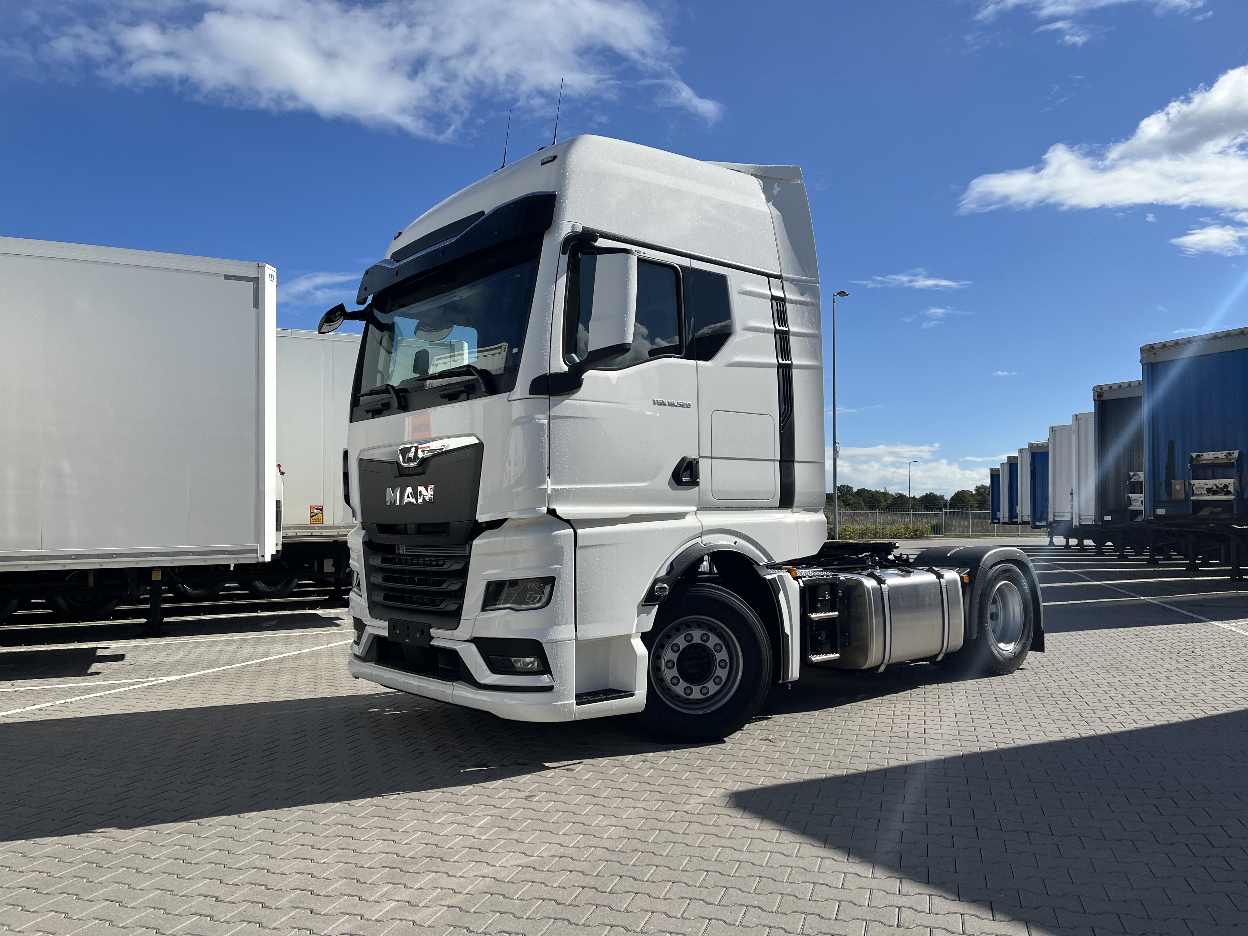 MAN TGX 18.520 D30 (Scania Motor)