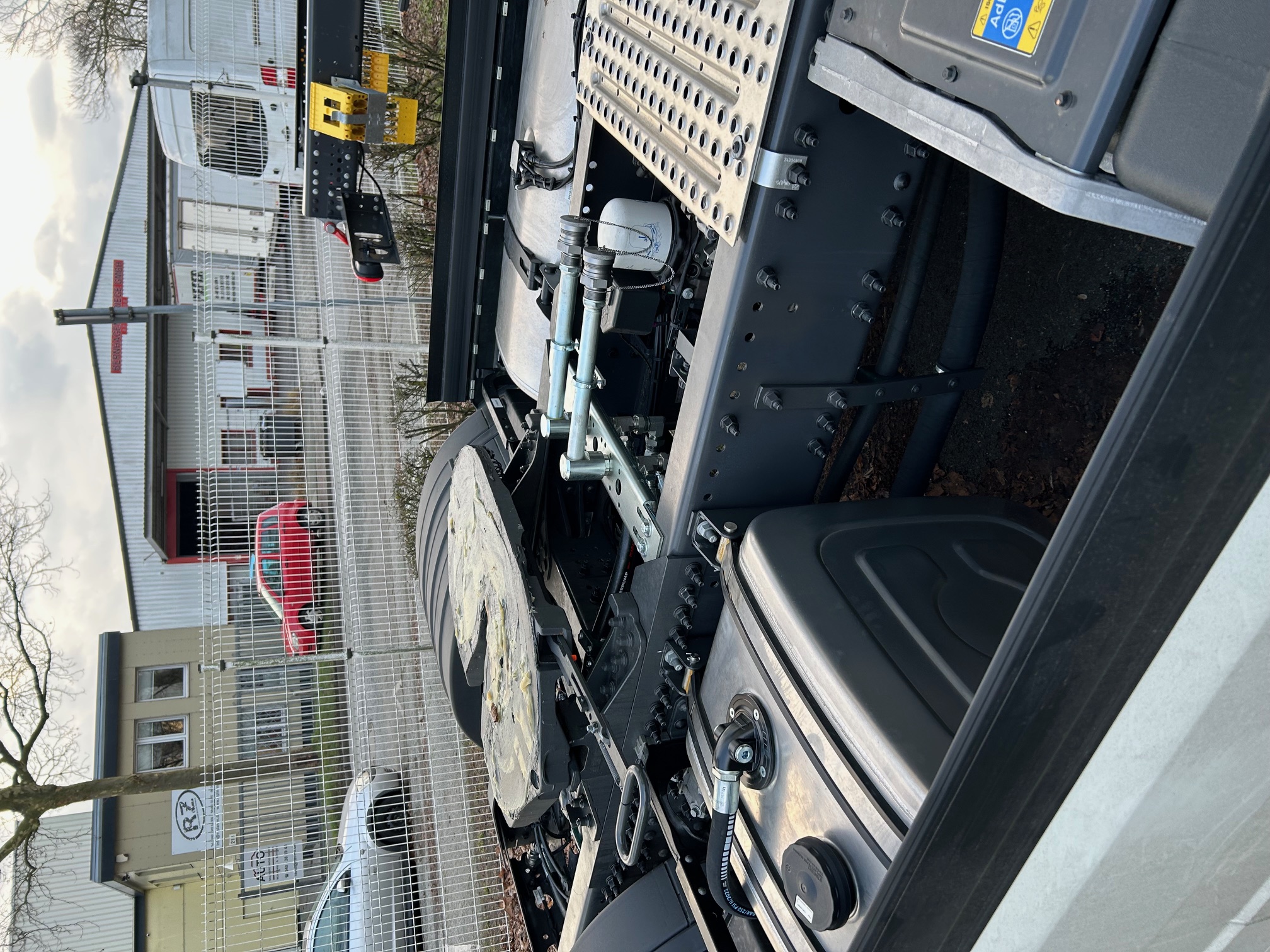 ARNDT Heavy, MAN TGX mit Zweikreis Kipphydraulik für Schubboden