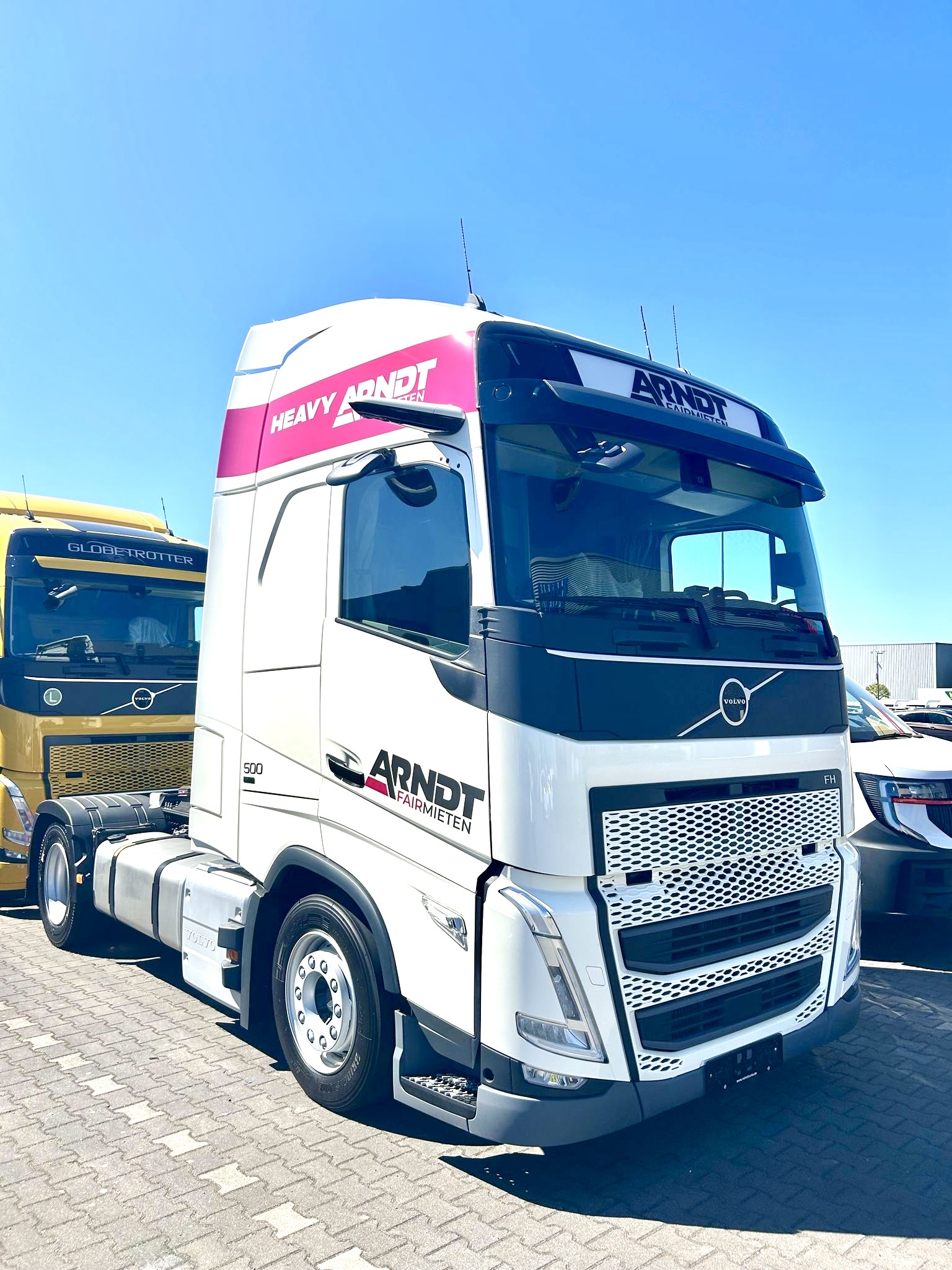 ARNDT Heavy, Volvo FH 500, Lowliner, auf Wunsch mit Hubsattelkupplung, bei entsprechender Bonität Abrechnung über DKV ohne Kaution möglich