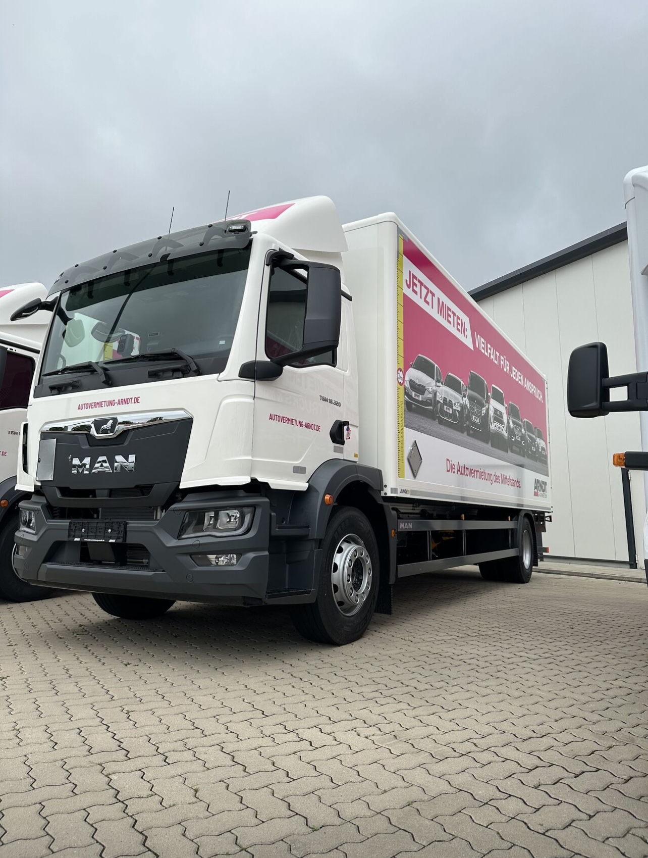ARNDT Heavy, Verteiler Lkw, Koffer/Plane 18t, bei entsprechender Bonität Abrechnung über DKV ohne Kaution möglich