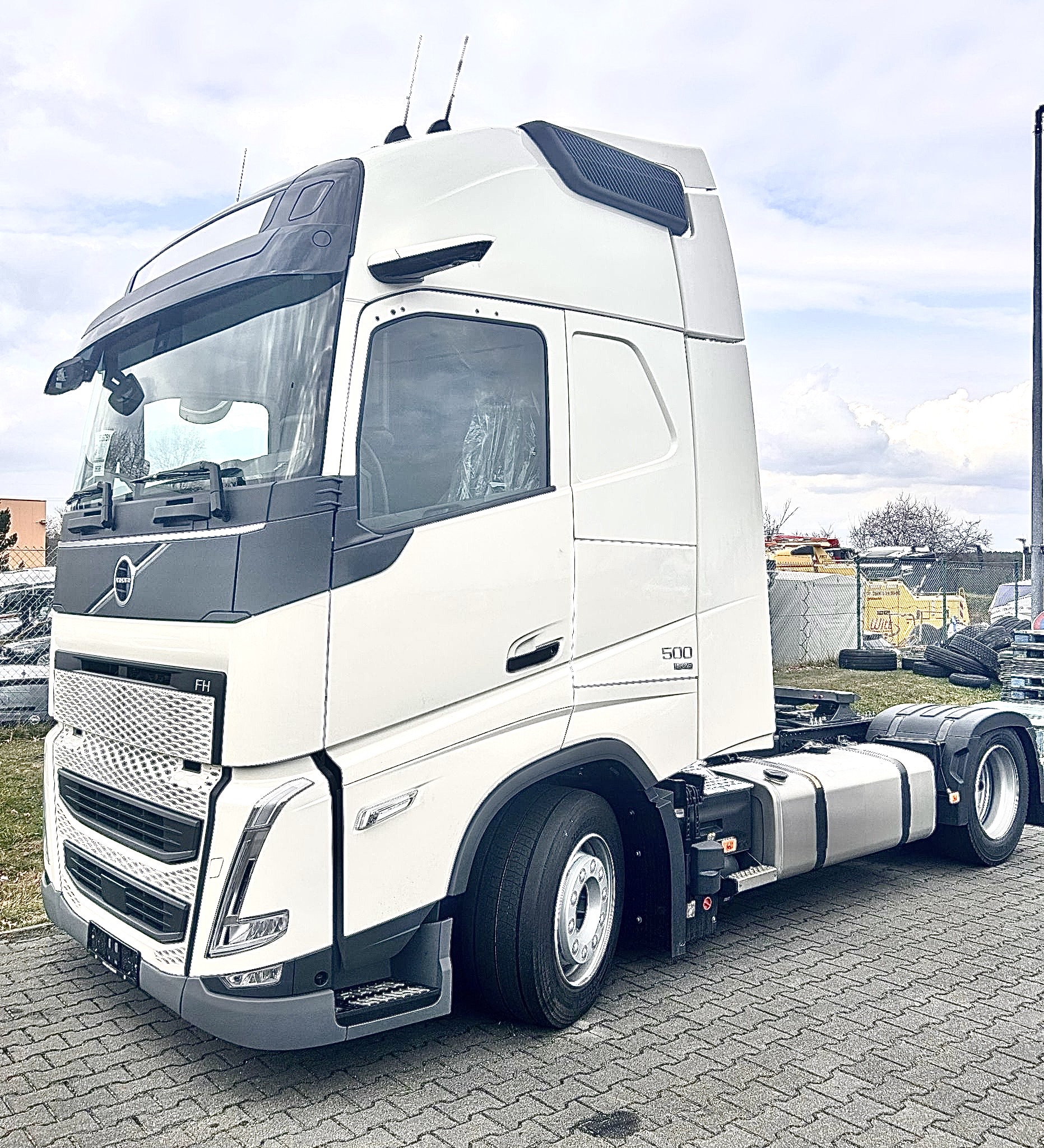 ARNDT Heavy , Volvo FH 500, Lowliner, auf Wunsch mit Hubsattelkupplung, bei entsprechender Bonität Abrechnung über DKV ohne Kaution möglich